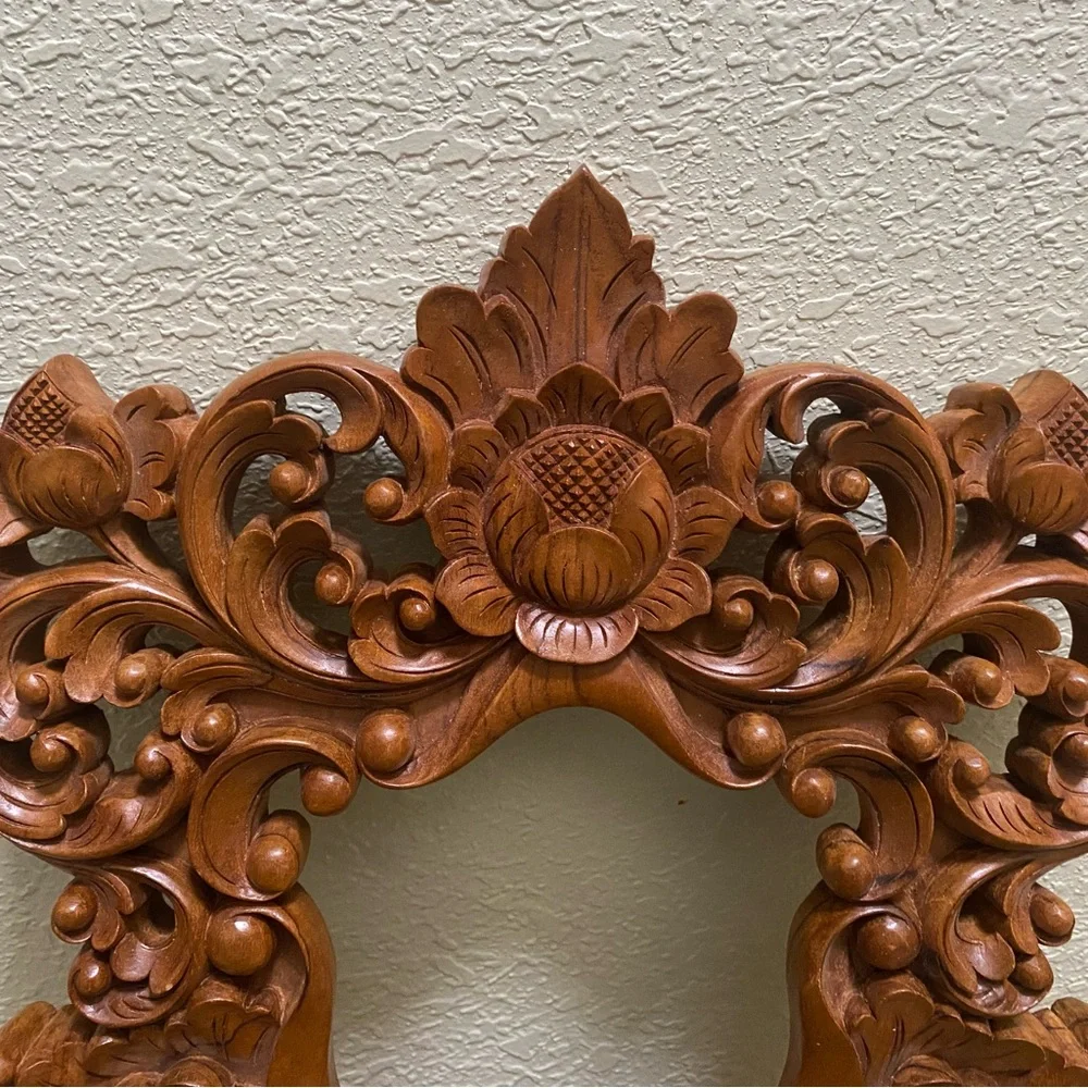 Vtg Ornate Brown Wood Wall Frame. Detailed Hand carved Mirror, photo foliage